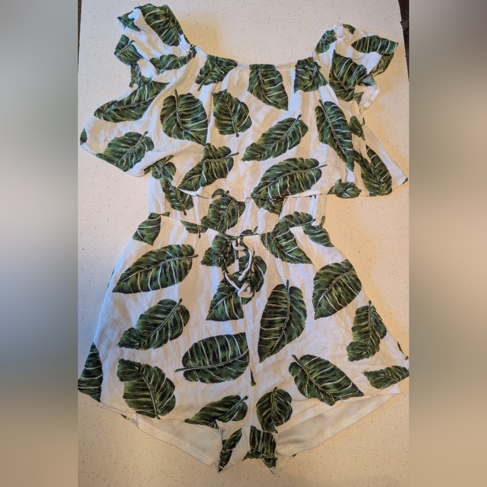 Gilli Green Leaf Print Off-Shoulder Romper